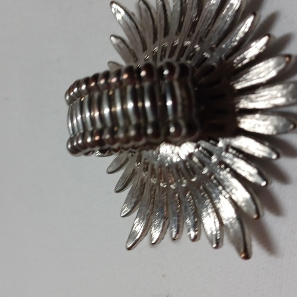 Rings elastic expanding back big and fun! - Picture 3 of 5